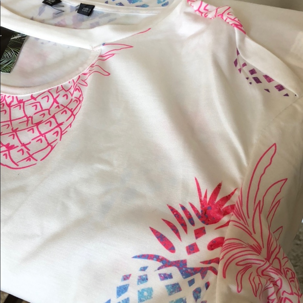 Pineapple choker graphic Tee - Picture 8 of 8